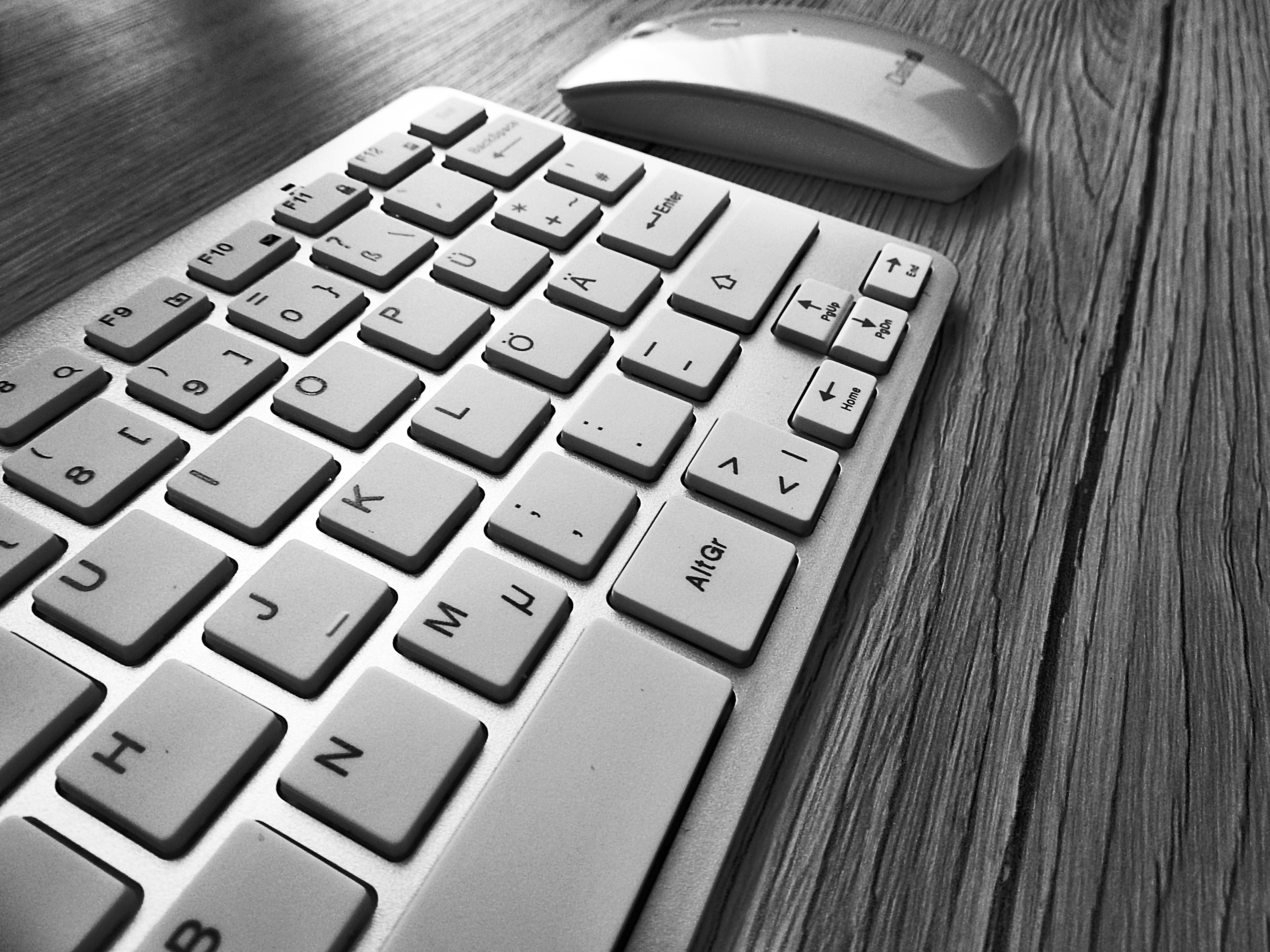 un clavier et une souris